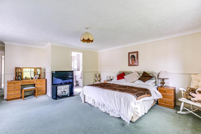 Images for Hillbury Gardens, Warlingham