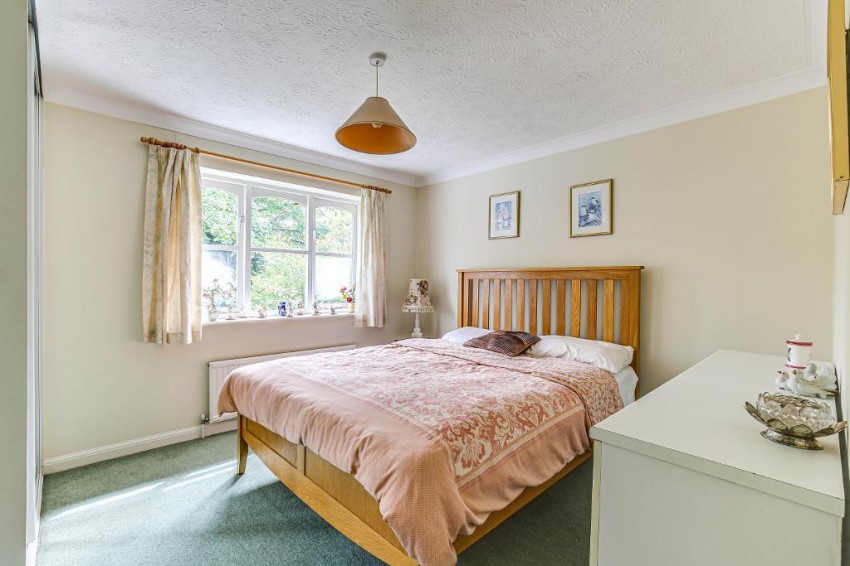 Images for Hillbury Gardens, Warlingham
