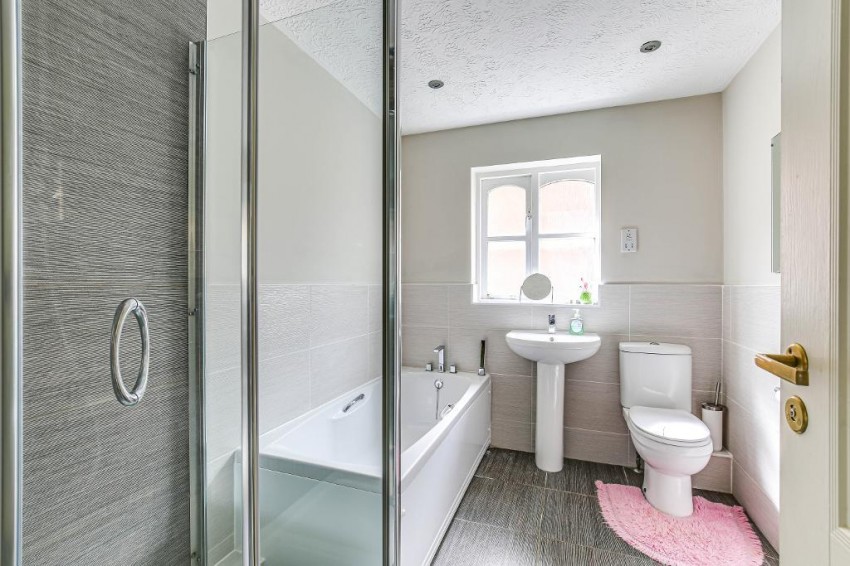 Images for Hillbury Gardens, Warlingham