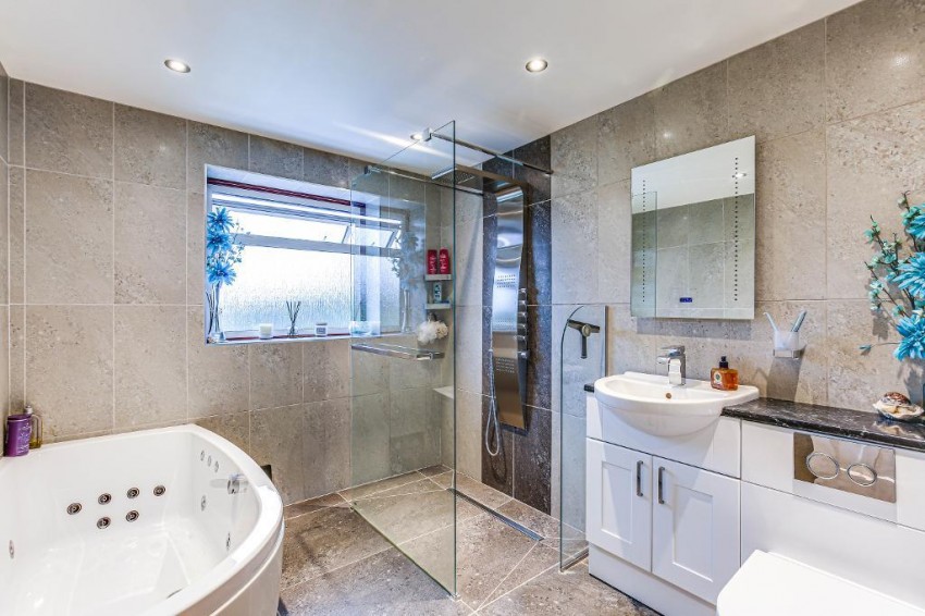Images for Norfolk Avenue, Sanderstead