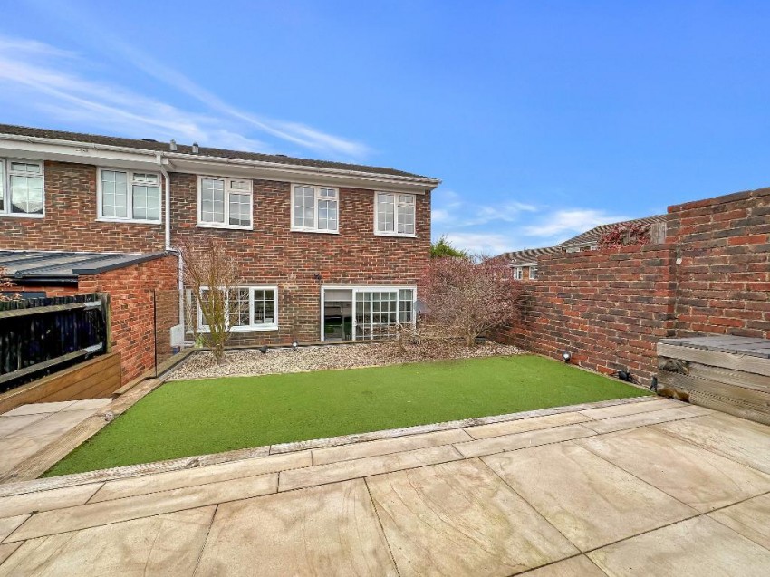 Ridge Langley, Sanderstead, 3 bedroom, End Terraced