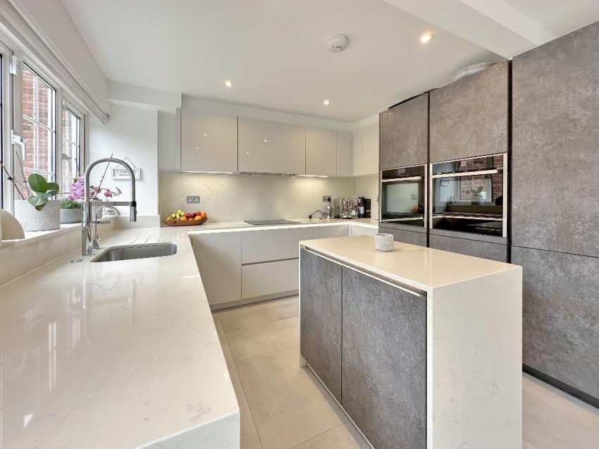 Ridge Langley, Sanderstead, 3 bedroom, End Terraced