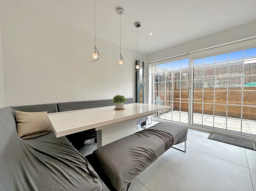 Ridge Langley, Sanderstead, 3 bedroom, End Terraced