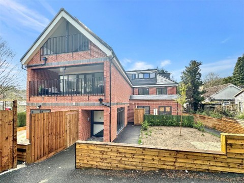 View Full Details for Whyteleafe Hill, Whyteleafe