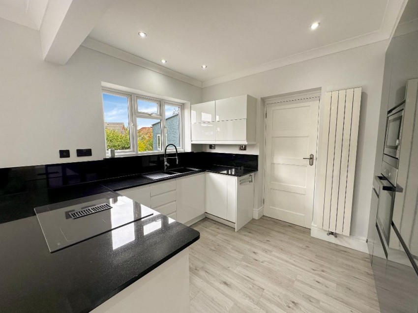 Images for Hillsmead Way, Sanderstead