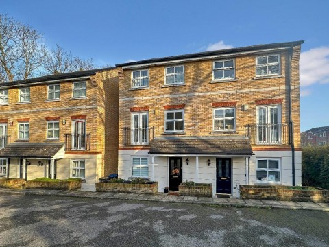 View Full Details for Wells Close, South Croydon