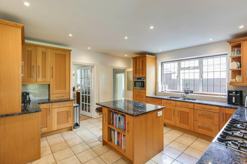 Images for Melville Avenue, South Croydon