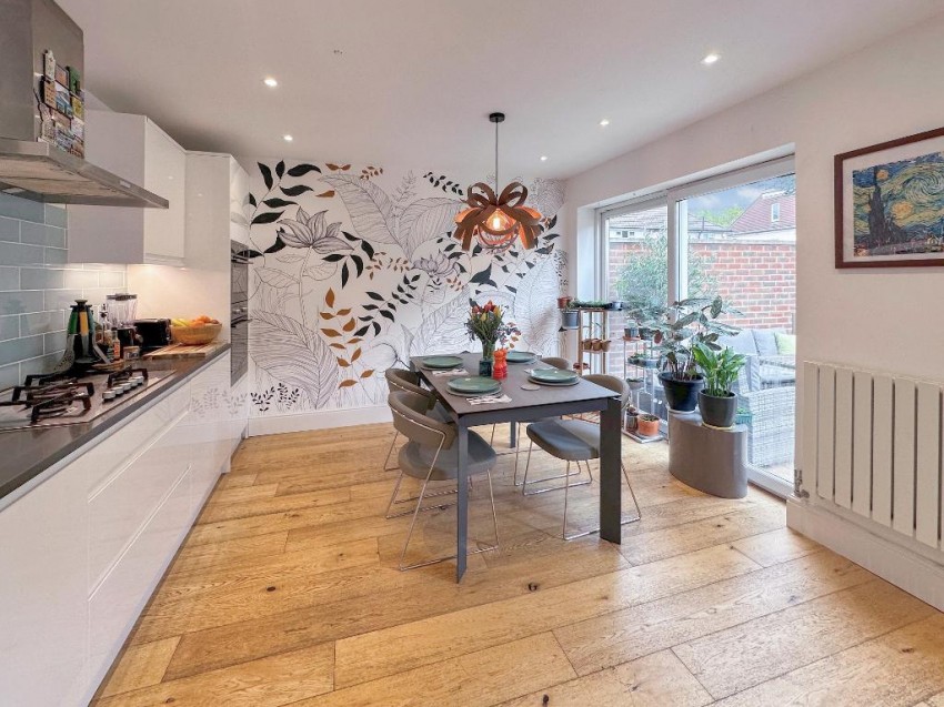 Images for Harewood Gardens, Sanderstead