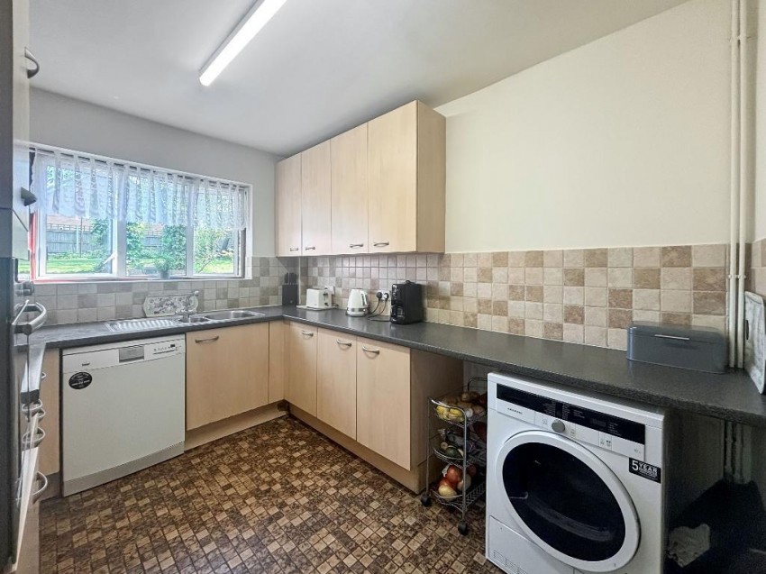 Images for Edgecoombe, South Croydon