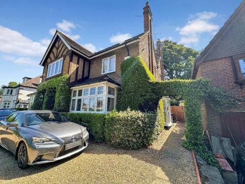 View Full Details for Castlemaine Ave, South Croydon