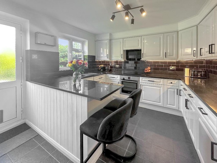 Images for Meadway, Warlingham