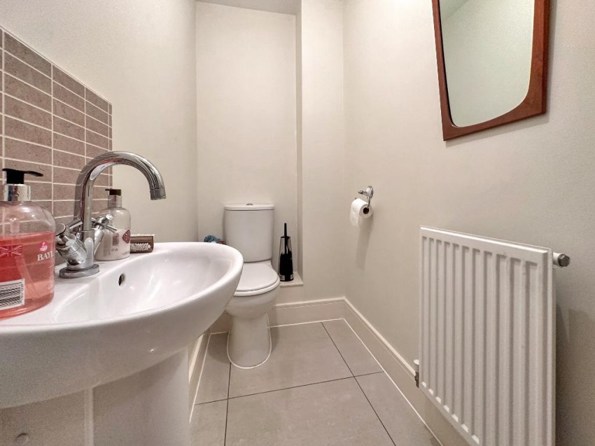 Images for White Hill Close, Caterham