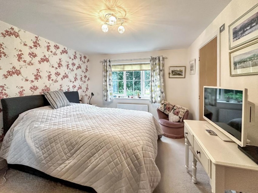 Images for White Hill Close, Caterham