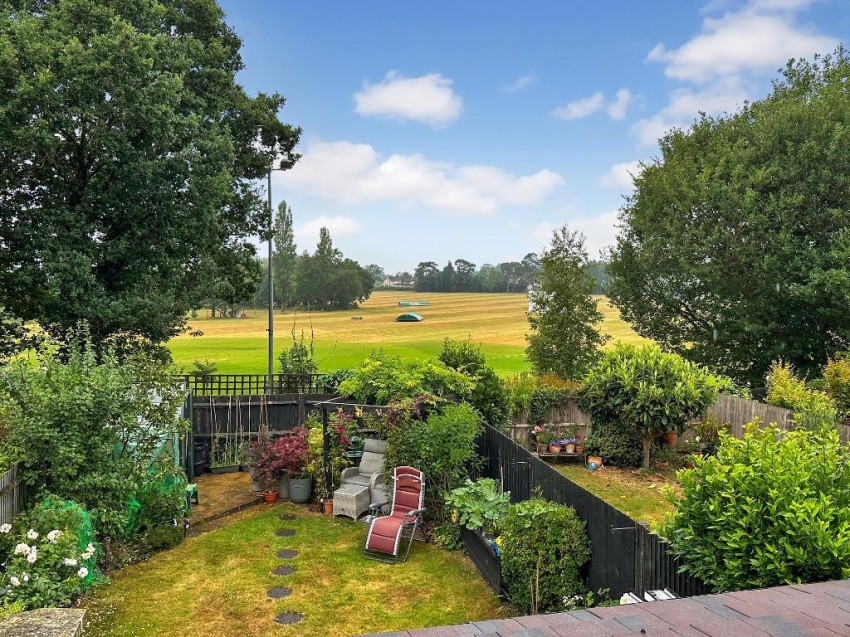 Images for White Hill Close, Caterham