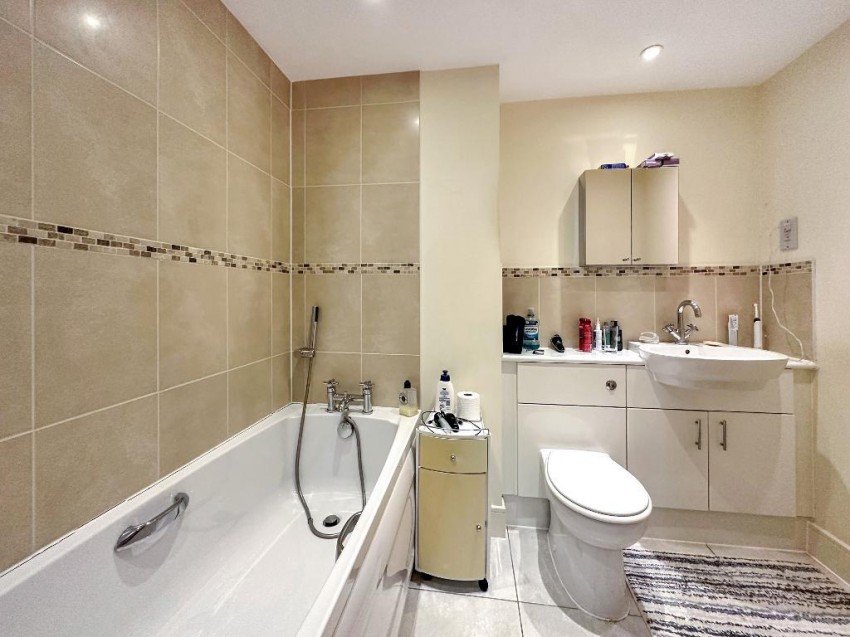 Images for White Hill Close, Caterham