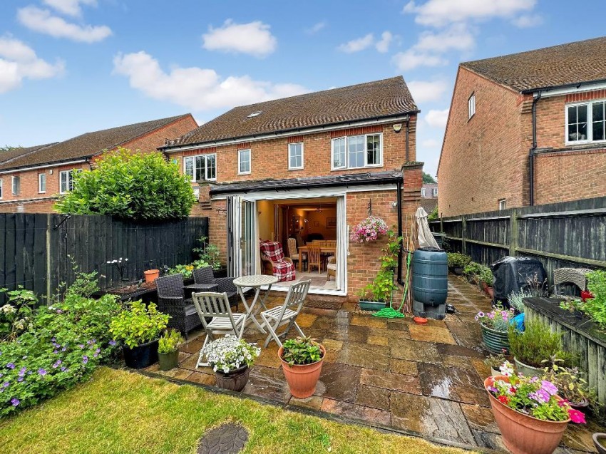 Images for White Hill Close, Caterham