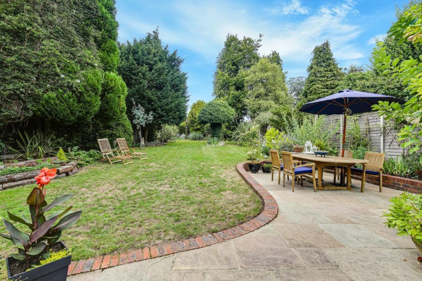 Images for Briton Hill Road, Sanderstead