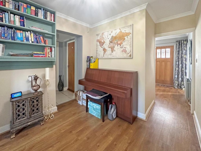 Images for Blacksmiths Hill, Sanderstead