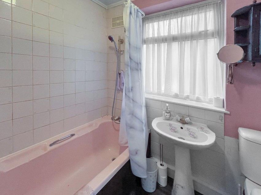 Images for Kingsway Avenue, South Croydon