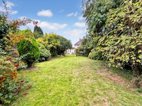 View Full Details for Crest Road, South Croydon