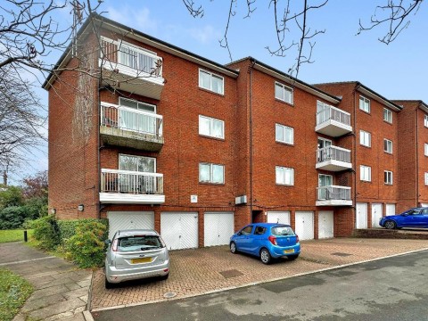 View Full Details for Theresas Walk, South Croydon
