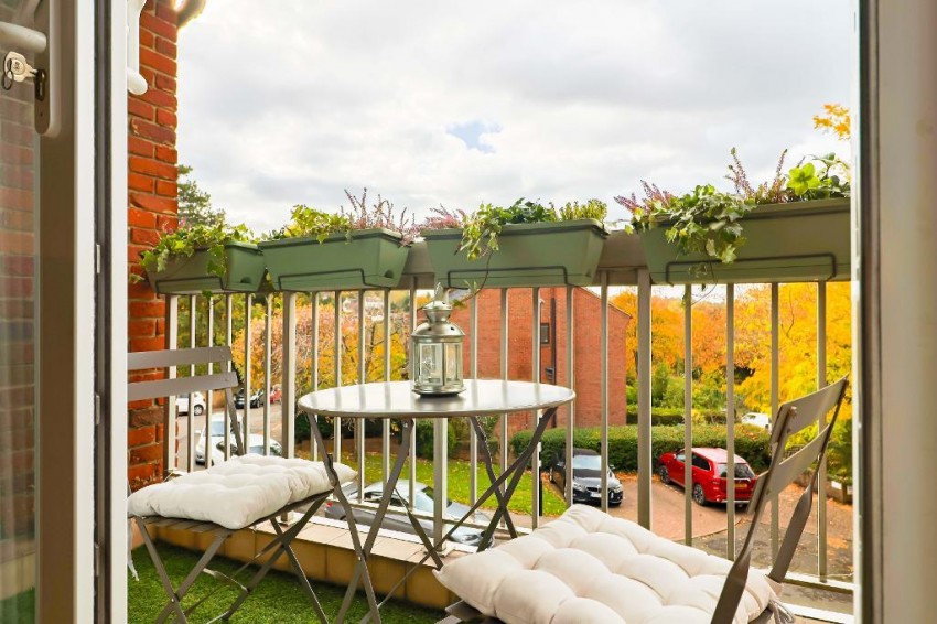 Images for Theresas Walk, South Croydon