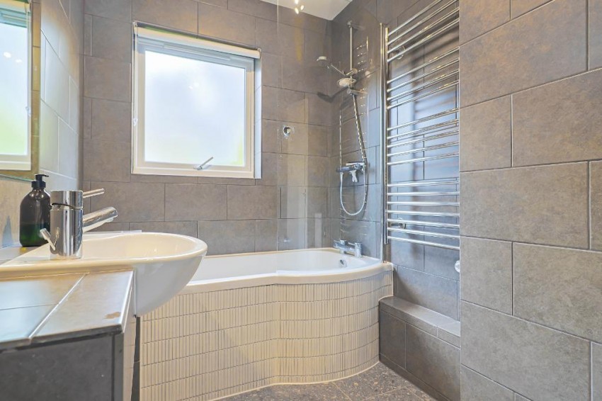 Images for Theresas Walk, South Croydon