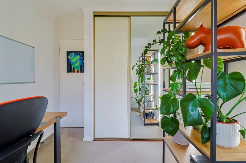 Images for Theresas Walk, South Croydon