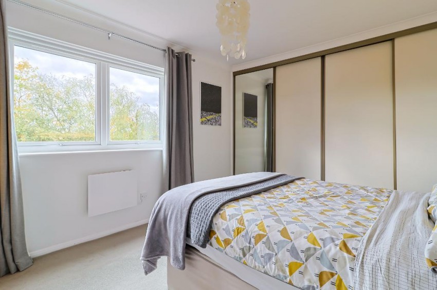 Images for Theresas Walk, South Croydon