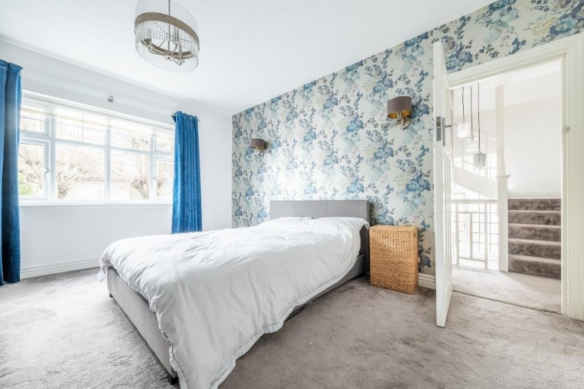 Images for Birdhurst Gardens, South Croydon