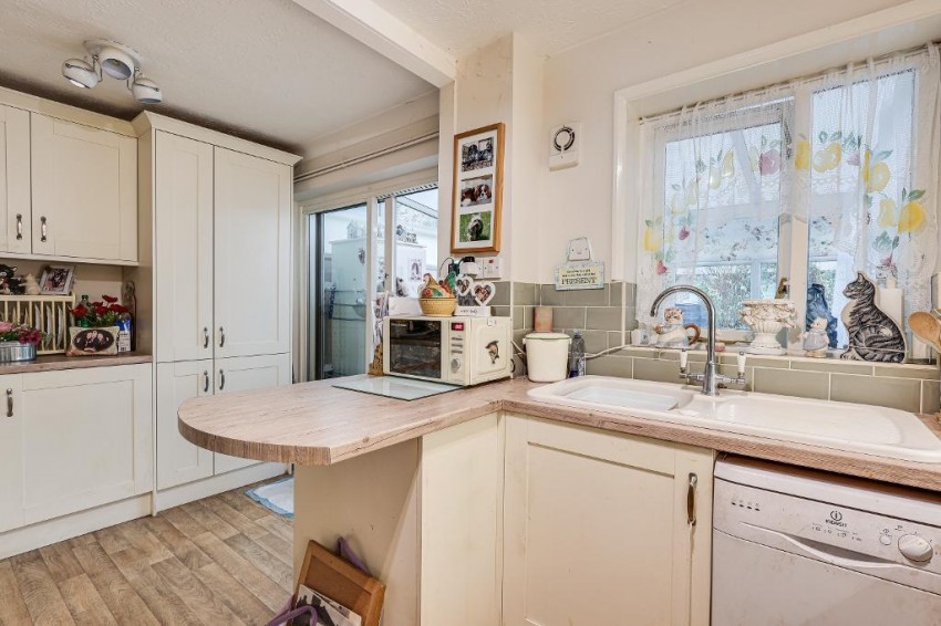 Images for Lomond Gardens, Selsdon