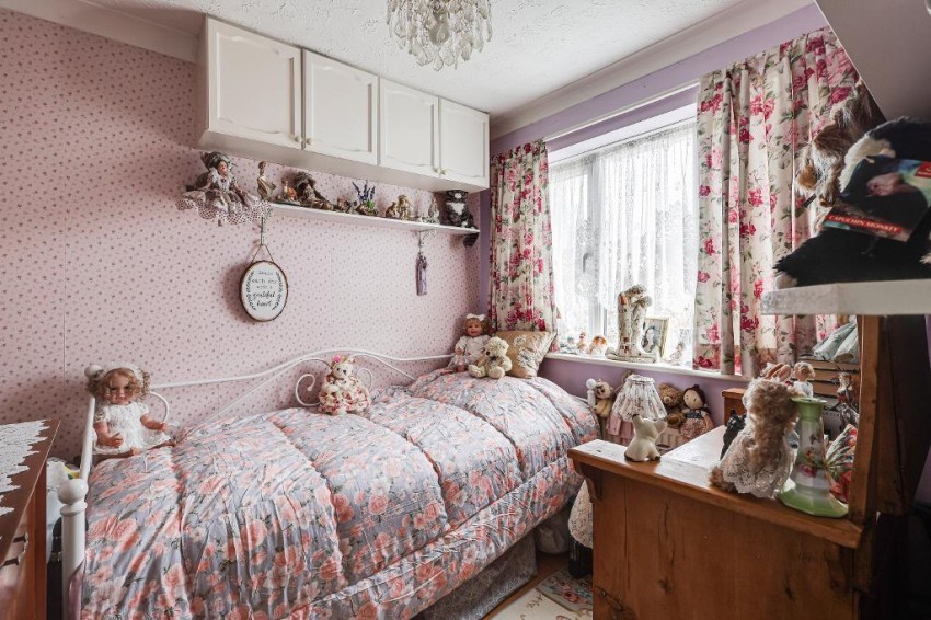 Images for Lomond Gardens, Selsdon