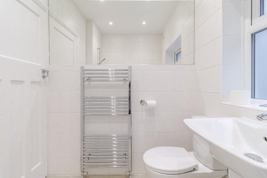 Images for Harrow Gardens, Warlingham