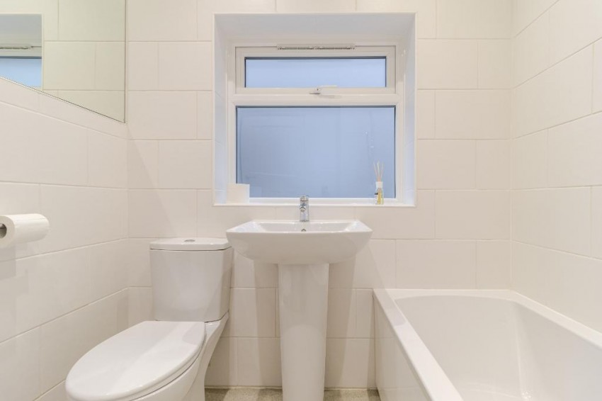 Images for Harrow Gardens, Warlingham