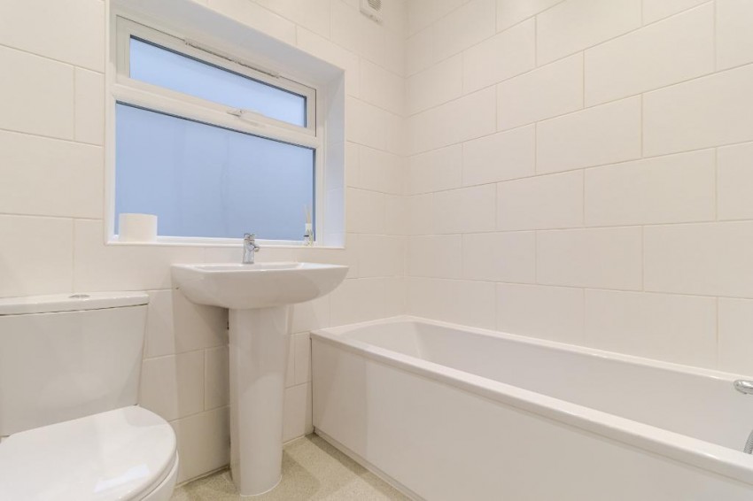 Images for Harrow Gardens, Warlingham