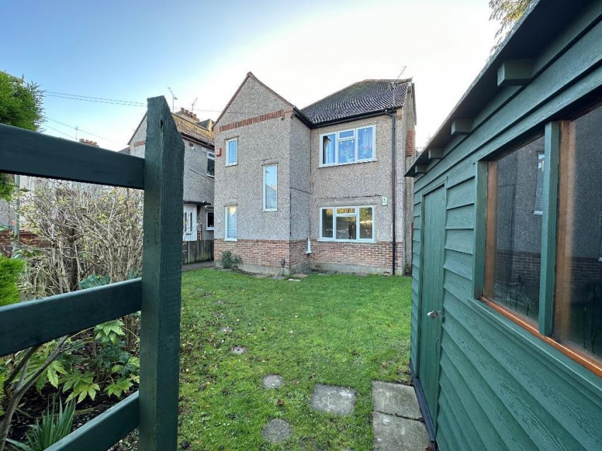 Images for Harrow Gardens, Warlingham