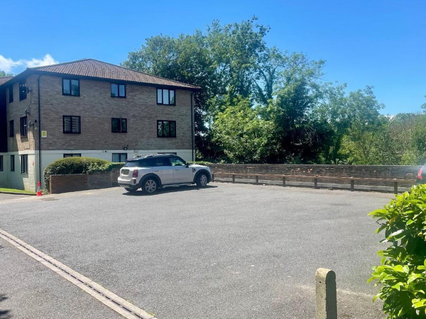 Images for Fairbairn Close, Purley