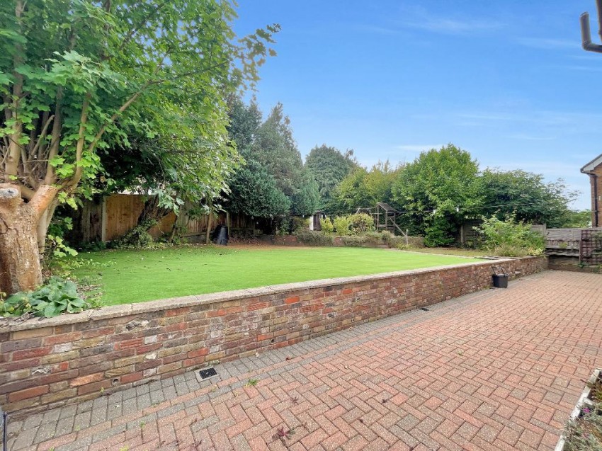 Images for Barnfield Road, Sanderstead