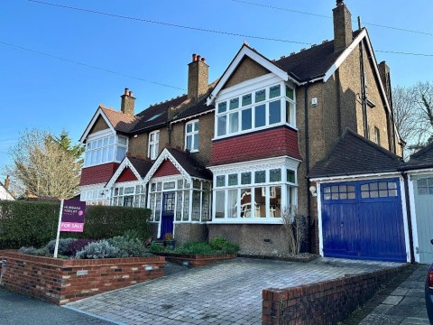 View Full Details for Heathhurst Road, South Croydon
