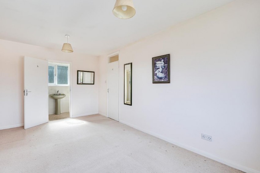 Images for Barnfield Road, Sanderstead