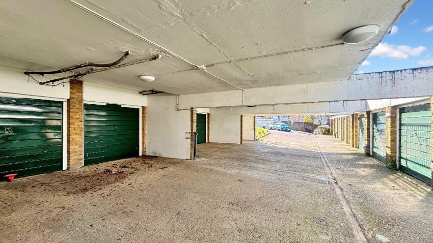 Images for Courtwood Lane, Croydon