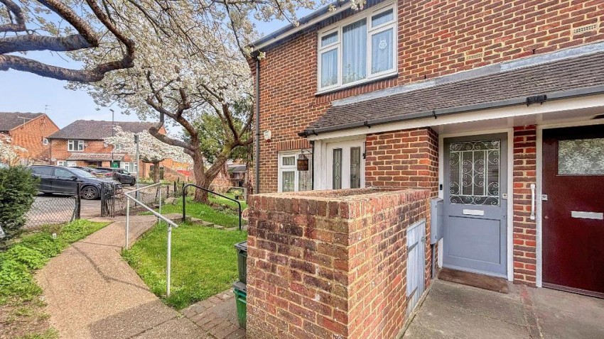 Images for Edgecoombe, South Croydon
