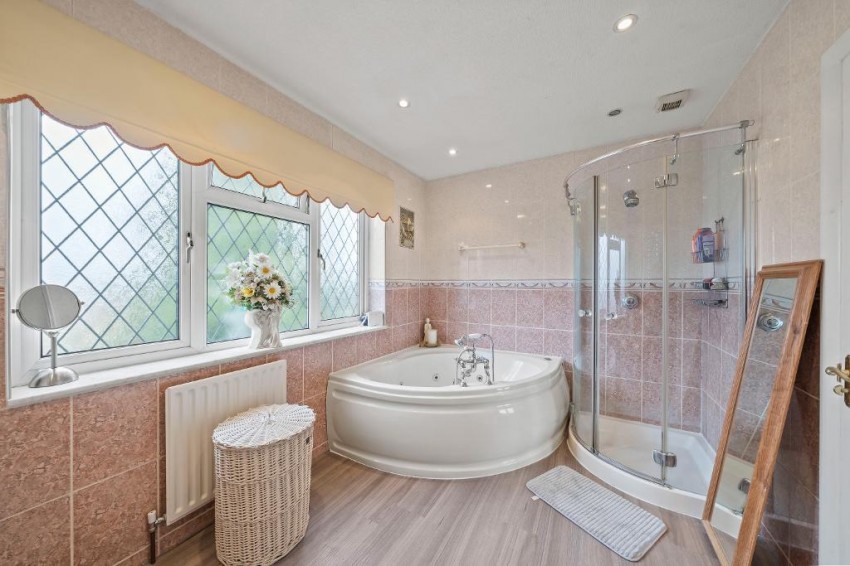 Images for Bankside, South Croydon