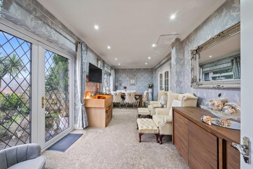 Images for Bankside, South Croydon