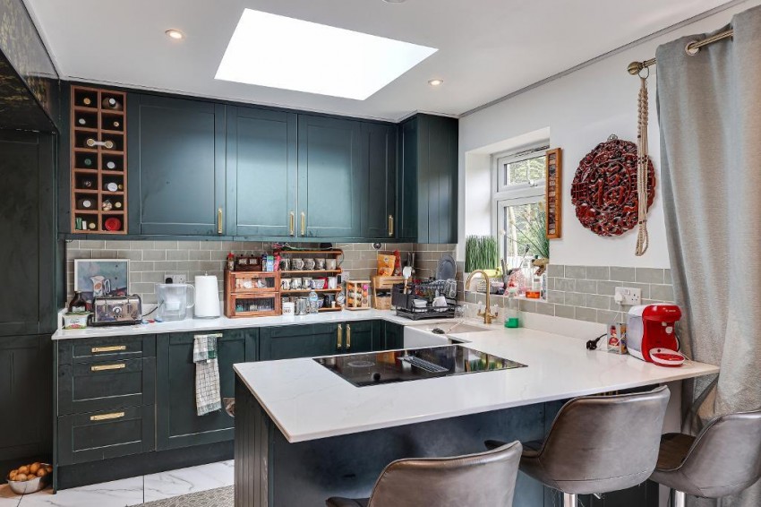 Images for Harewood Gardens, Sanderstead