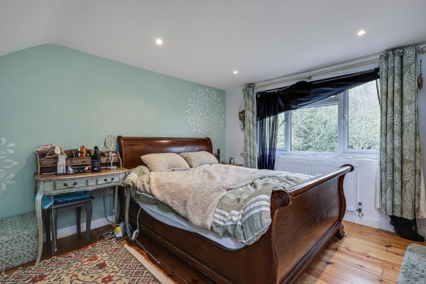 Images for Harewood Gardens, Sanderstead