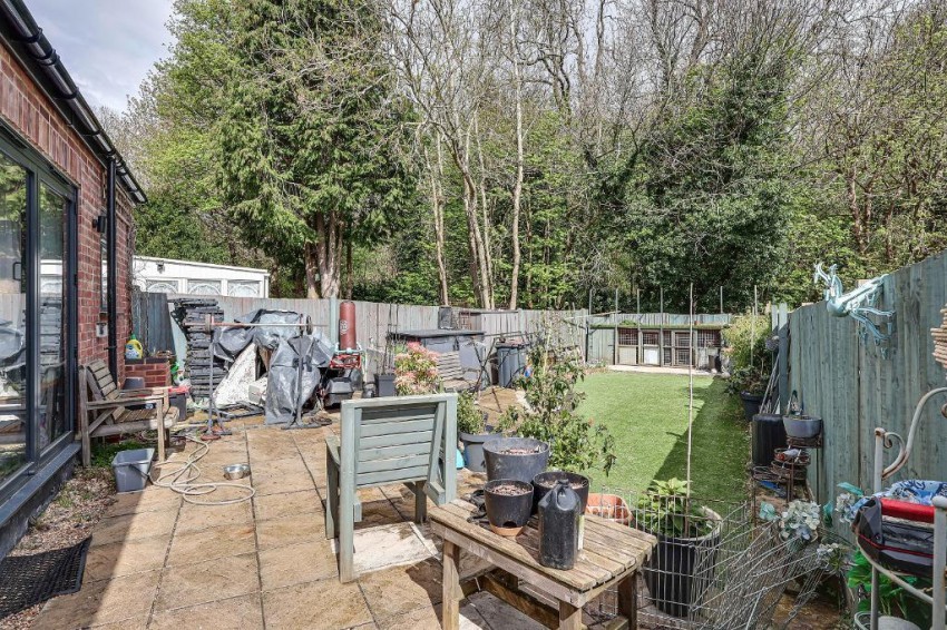 Images for Harewood Gardens, Sanderstead