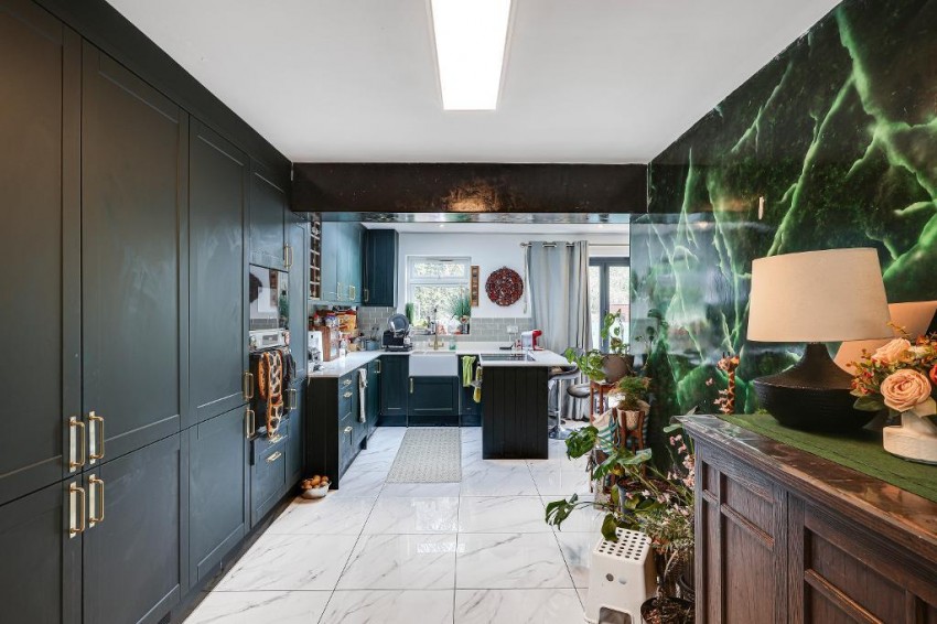 Images for Harewood Gardens, Sanderstead
