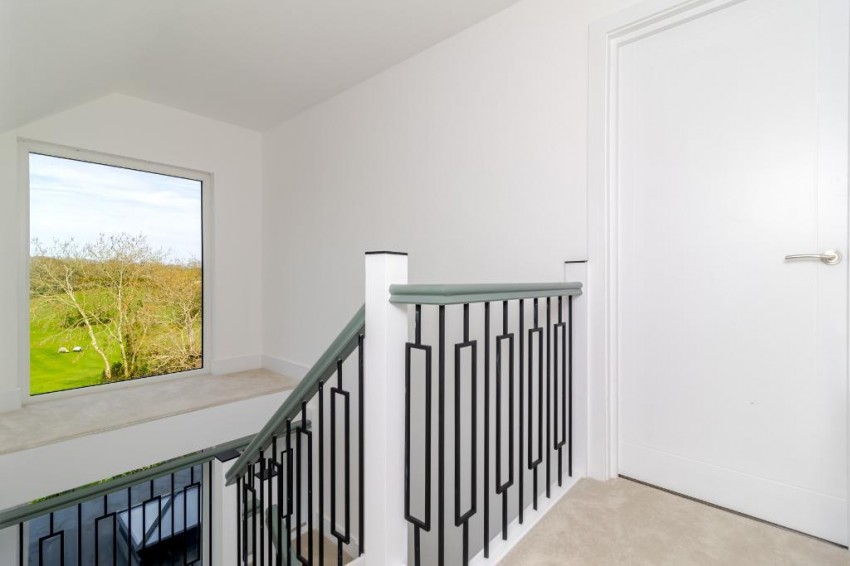 Images for Farleigh Road, Warlingham