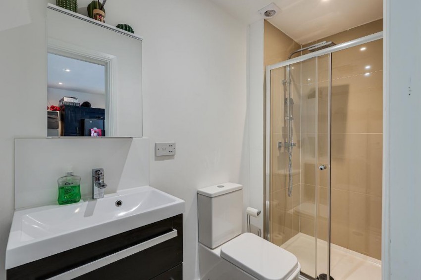 Images for Norman Avenue, South Croydon